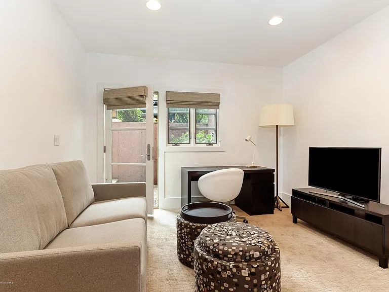 421 S West End St — Photo 17