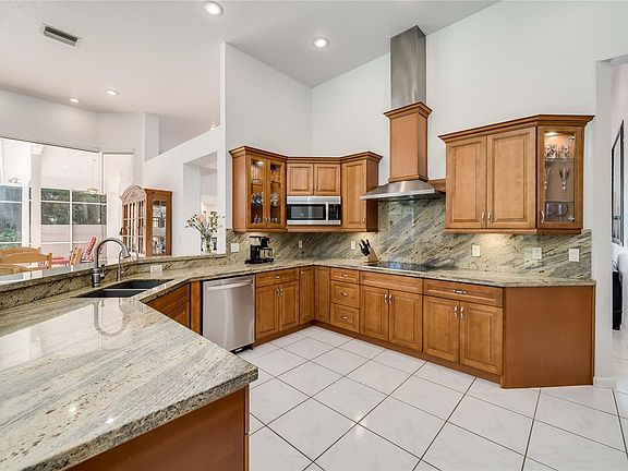 4th image of 6294 NW 65th Terrace