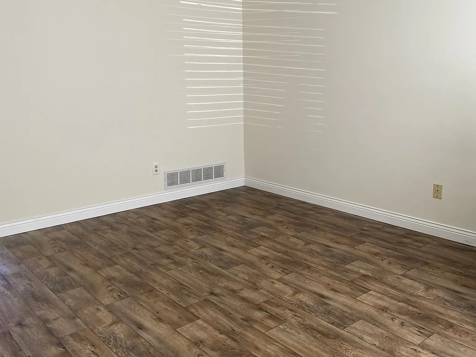 2 bed, 2.5 bath, 1150 sqft, $1,500 — Photo 2