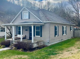 214 Edison St, Nutter Fort, WV 26301