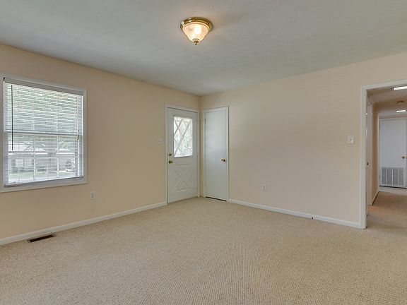 5th image of 305 Kirby Dr