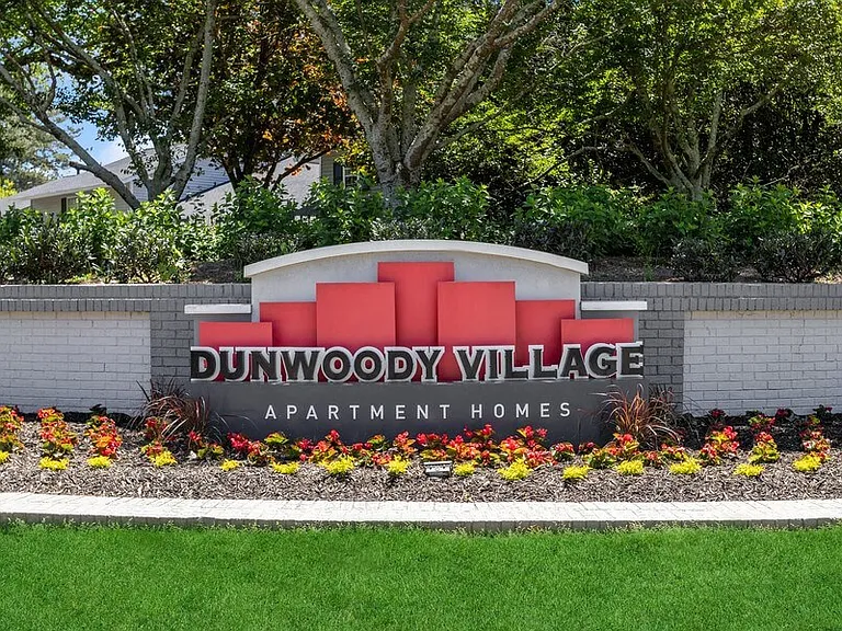 2311 Dunwoody Xing — Photo 38