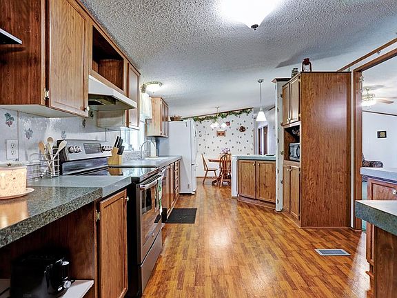 4th image of 10211 Fairview Dr