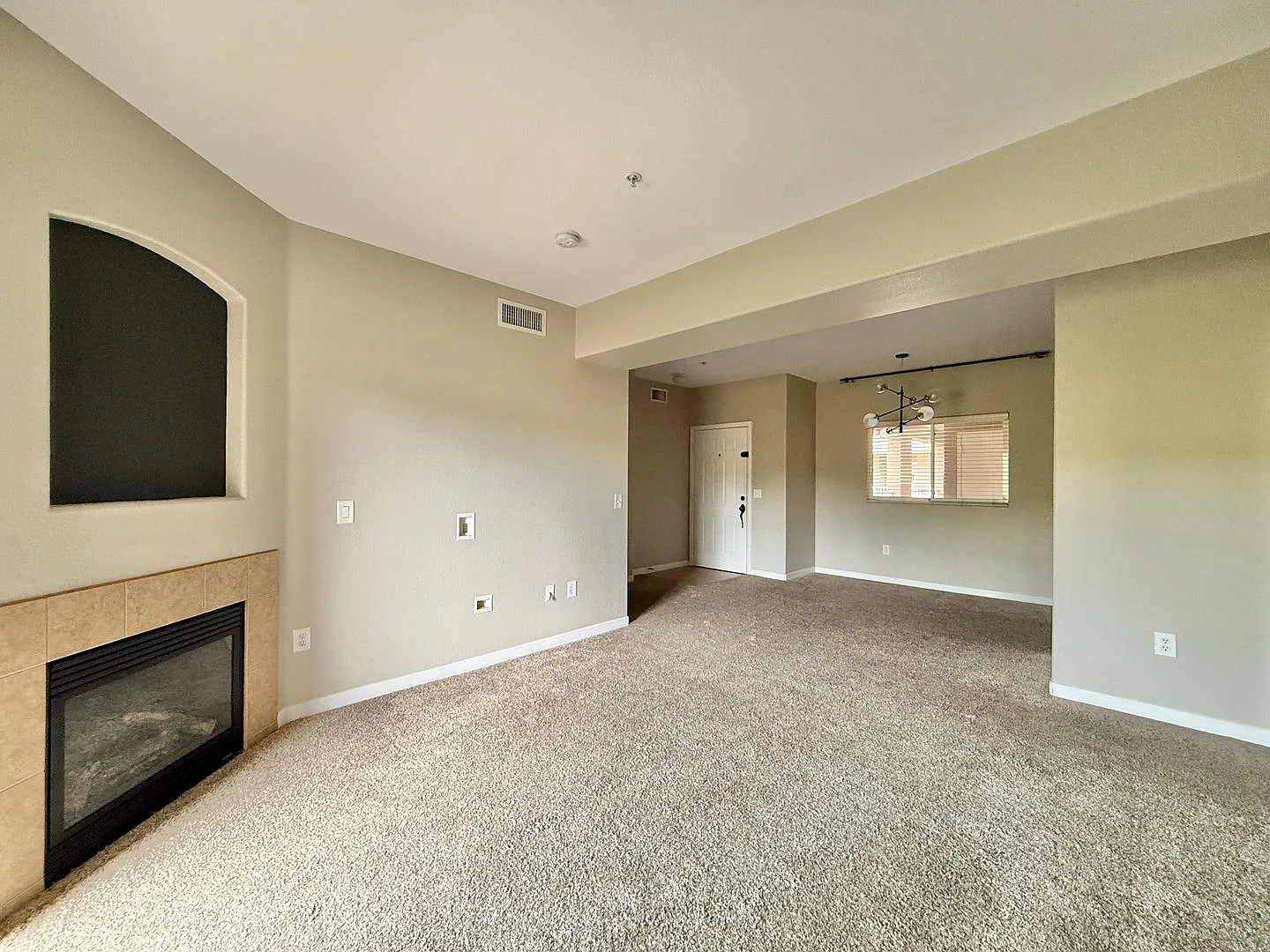 Spacious Condo in the Beautiful Gated Community of Rancho Mission Trails — Photo 2