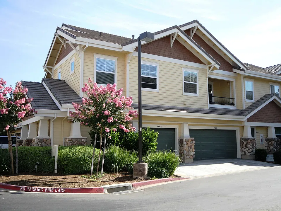 9670 Coney Island Cir