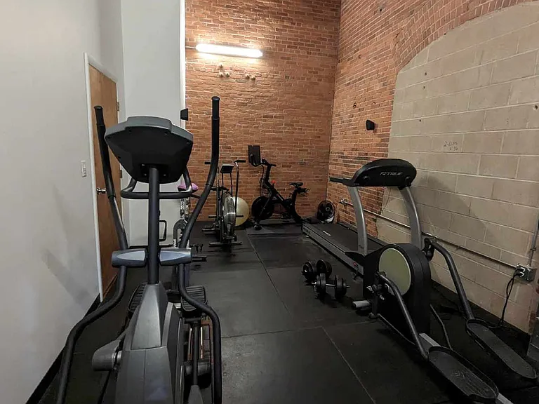 1 Westinghouse Plz #C301 — Photo 21