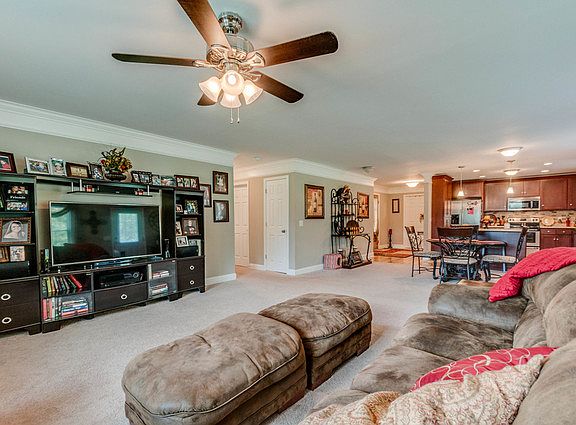 5th image of 105 Hickory Hills Dr