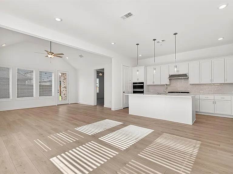 4916 Northern Woods Dr — Photo 5