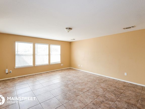 3rd image of 8526 Adams Hill Dr