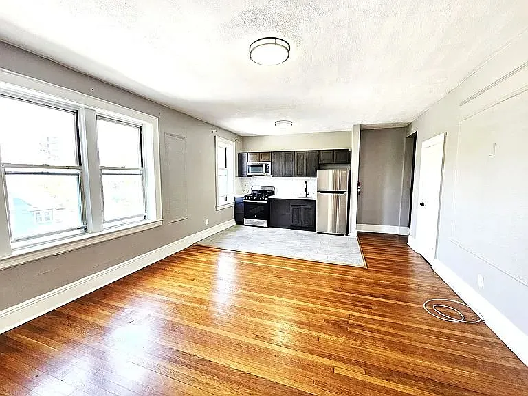758 Jersey Ave — Photo 6