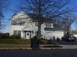 21 Mahogany Dr, Burlington, NJ 08016