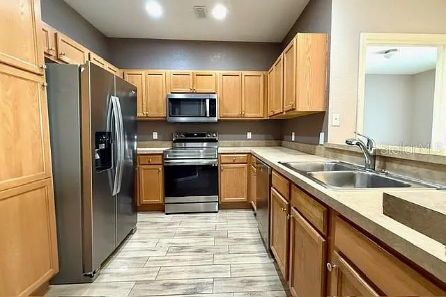 2604 Grand Central Pkwy #10 — Photo 9