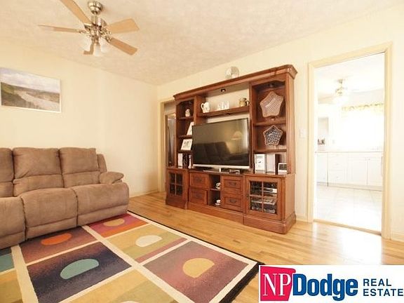 3rd image of 1025 Parkway Dr