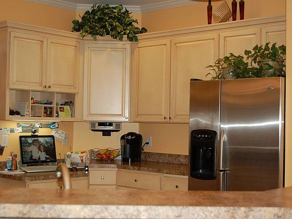 3rd image of 715 Phillips Hill Dr