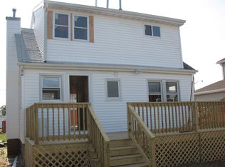 836 Pacific St, Lindenhurst, NY 11757