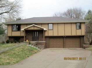 3801 Taggart Ct, Saint Joseph, MO 64506
