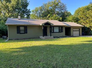 1306 W 19th Ter, Lawrence, KS 66046