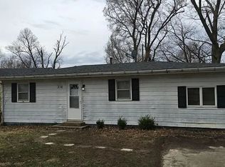 316 S Curtis St, Edinburg, IL 62531