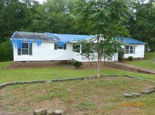 2858 Rosebud Rd, Walnut Cove, NC 27052