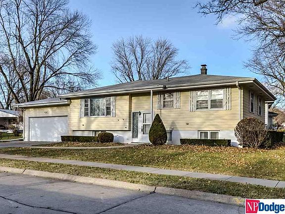 3rd image of 7712 Westgate Cir