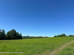 1520 N Abington Rd, Dalton, PA 18414