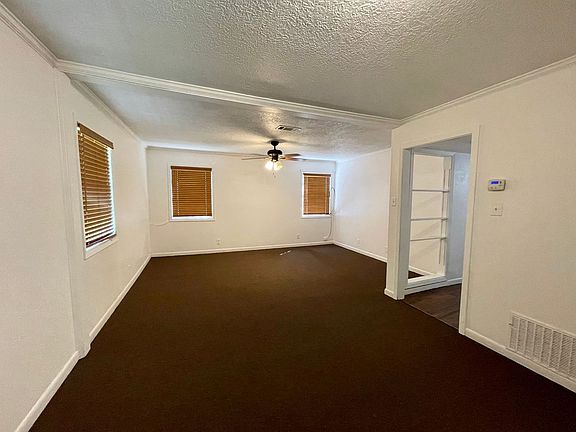 3rd image of 3954 Broadmoor Dr