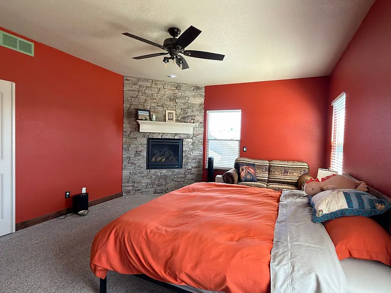 296 Sloan Dr — Photo 17