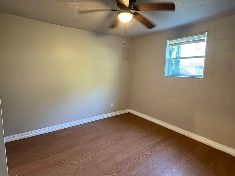 341 Laurel St — Photo 8