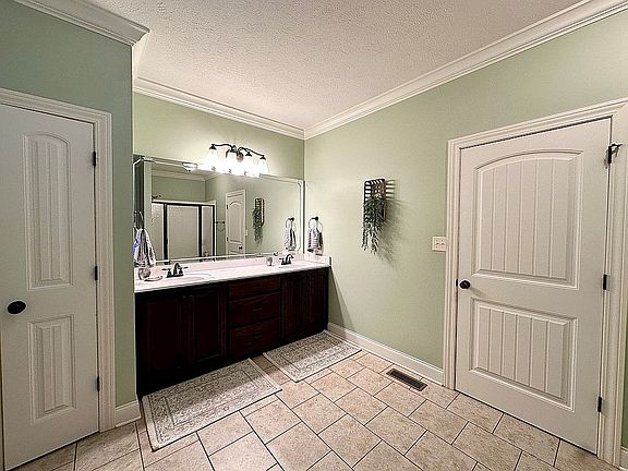 4th image of 2117 Crowne Heights Dr