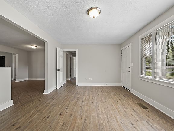 2nd image of 103 Sycamore Dr