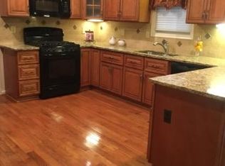 1002 Park St SE, Vienna, VA 22180