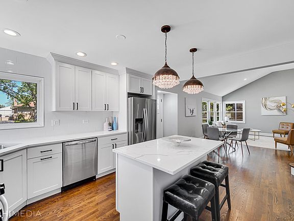 4th image of 8632 N Olcott Ave