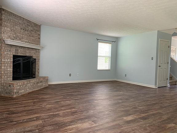 3rd image of 6268 Lancaster Pl