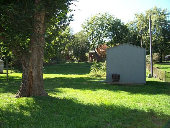 Backyard Shed & Garden
