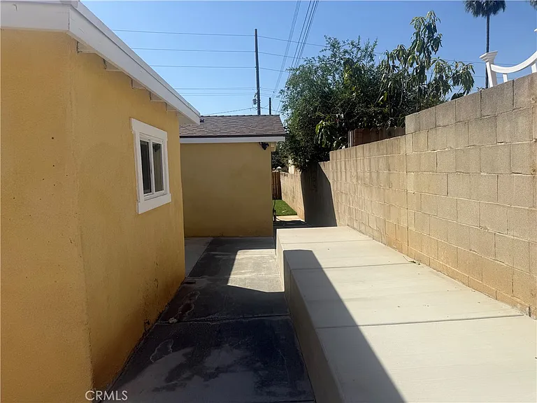 10337 Mull Ave — Photo 6
