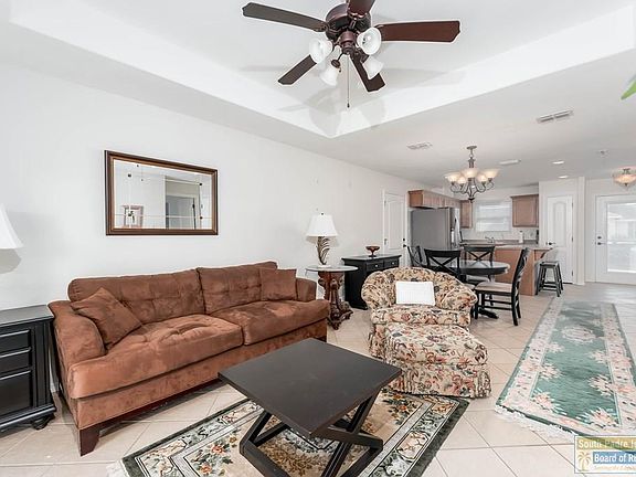 3rd image of 78 Bethpage Dr