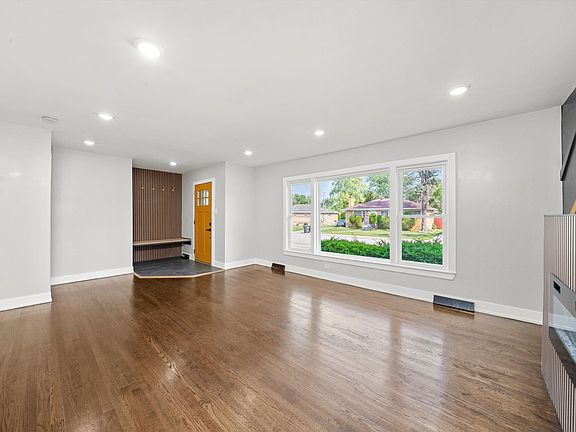 4th image of 657 Orchid Dr