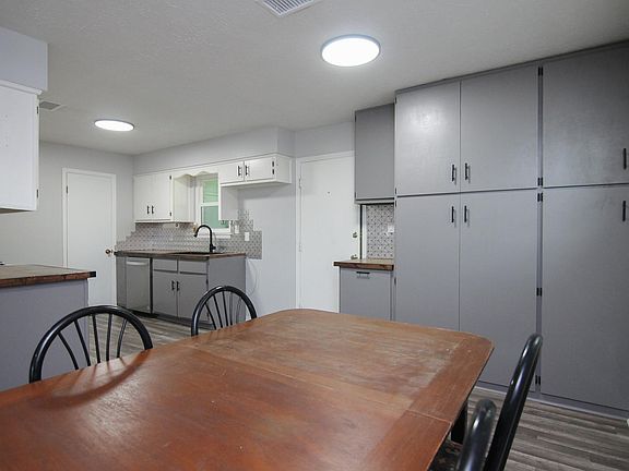 5th image of 102 Plantation Dr