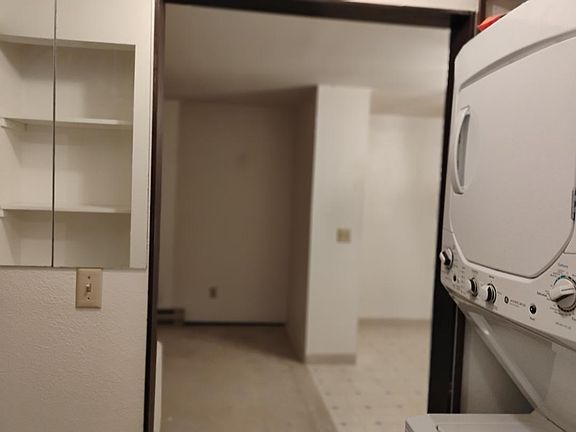 washer & dryer also onsite laundry rooms