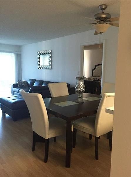 1st image of 140 Lakeview Dr APT 208