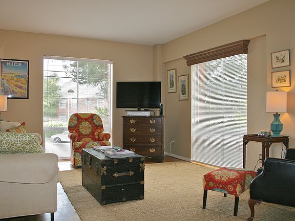 2nd image of 1400 Kenesaw Avenue #31H