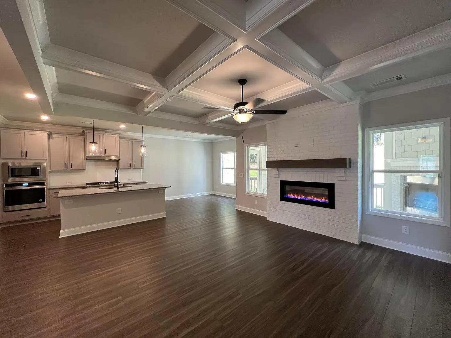 5 bed, 2800 sqft, $2,800 — Photo 3