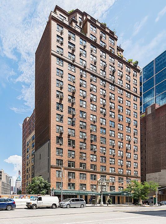 1st image of 433 W 34th St APT 13D