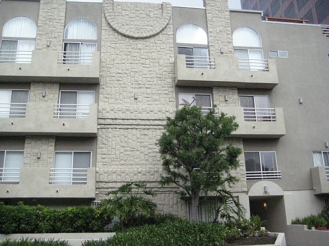 1st image of 1160 Granville Ave APT 109