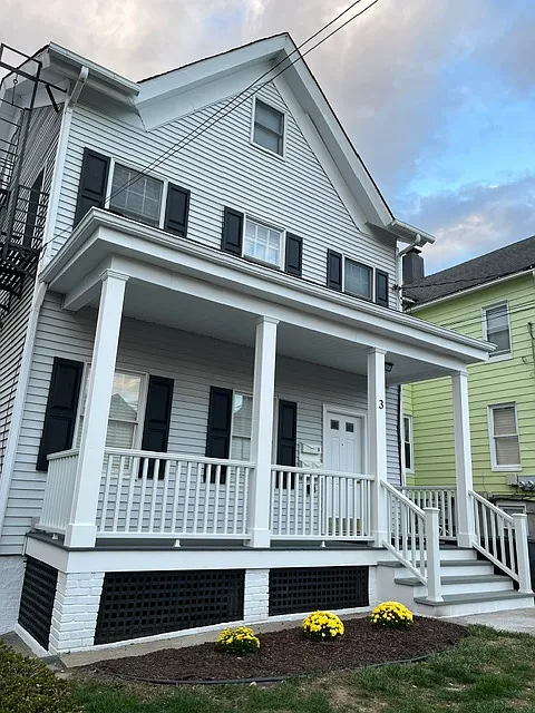 3 Everett Ave #3