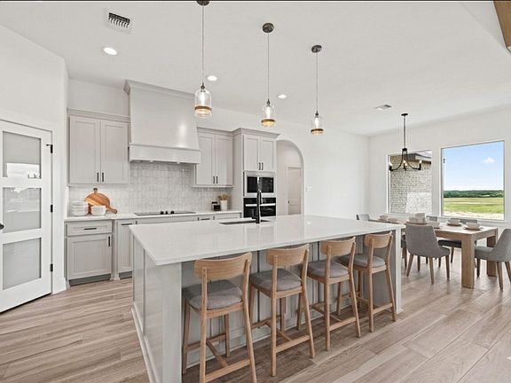 5th image of 104 Prairie Winds Dr