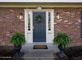 217 Sequoya Rd, Indian Hills, KY 40207