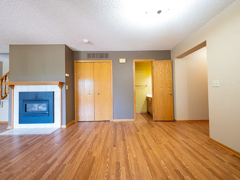 5445 Orleans Ln N #7 — Photo 9