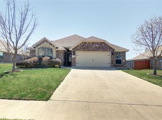 6337 Lakeside Dr, Lake Worth, TX 76135