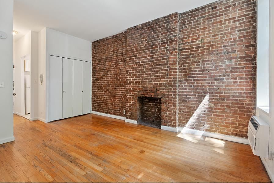 2nd image of 1630 2nd Ave APT 2RN